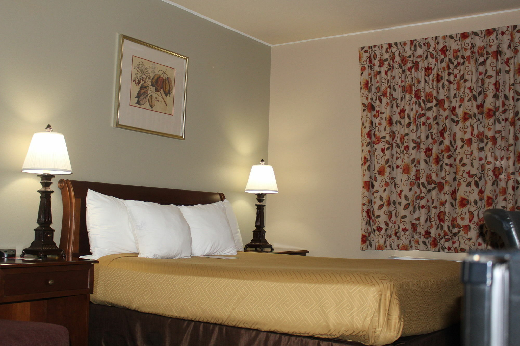 Econo Lodge Inn & Suites Des Moines - Merle Hay Rd Exterior foto